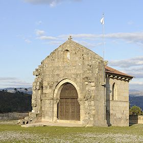 Capela de Nossa Senhora da Livração de FandinhãesLugar Paços de Gaiolo - Marco de CanavesesFoto: Rota do Românico